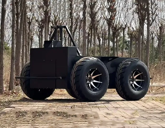 What is the difference between a four-wheel steering robot chassis and a differential chassis?